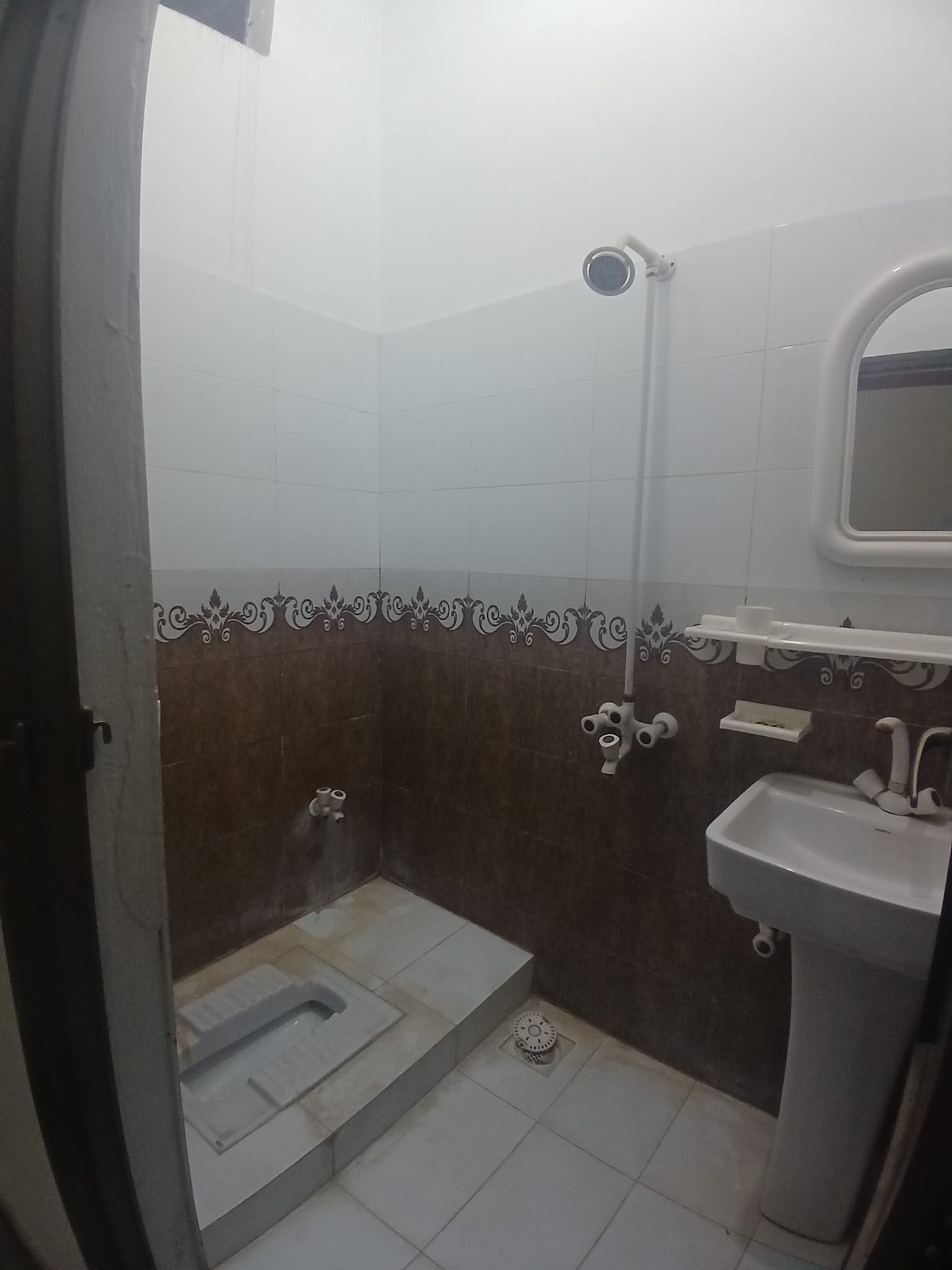 4 Marla Corner brand new house for sale in Muzalfa town Chakwal