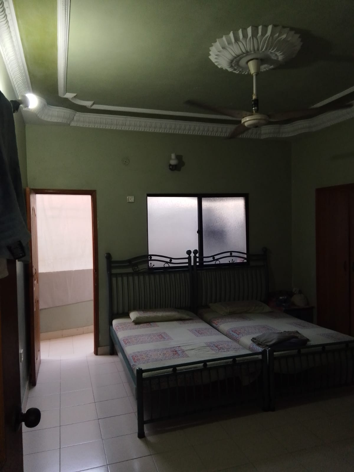 portion for sale in no 3  Block 3F Nazimabad Karachi