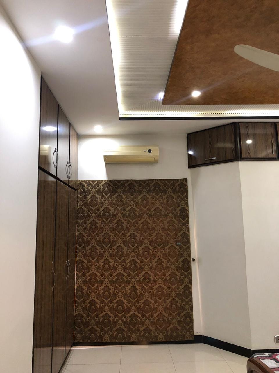 10 marla used a house with a basement for sale in  Bahria town Lahore