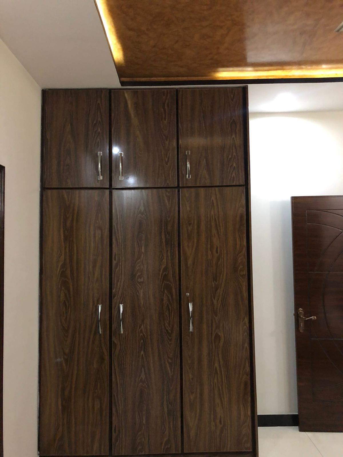 10 marla used a house with a basement for sale in  Bahria town Lahore