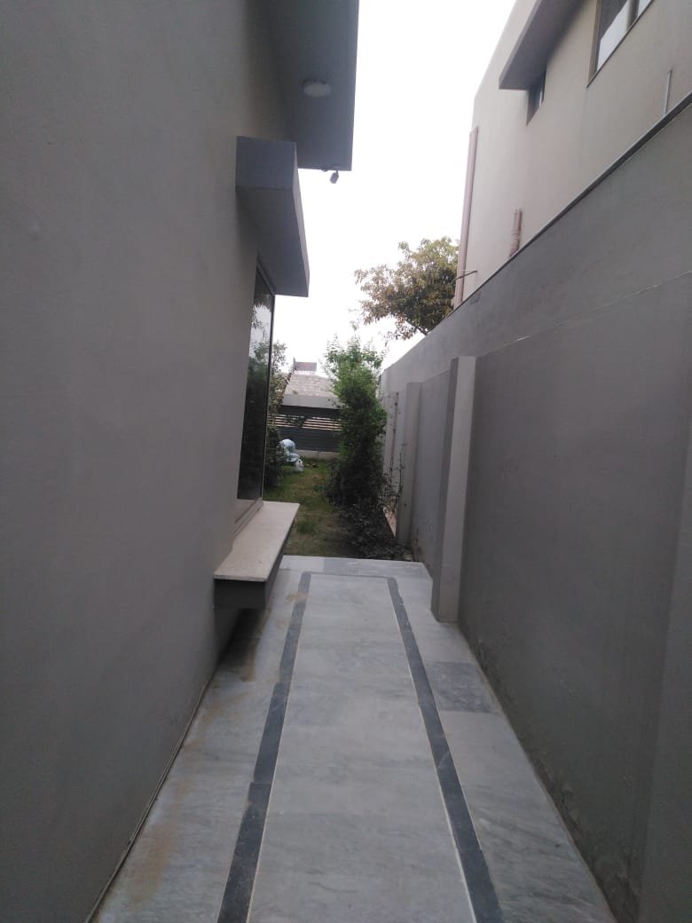 22 Marla Minor Used house for sale in phase 7 Bahria town Rawalpindi