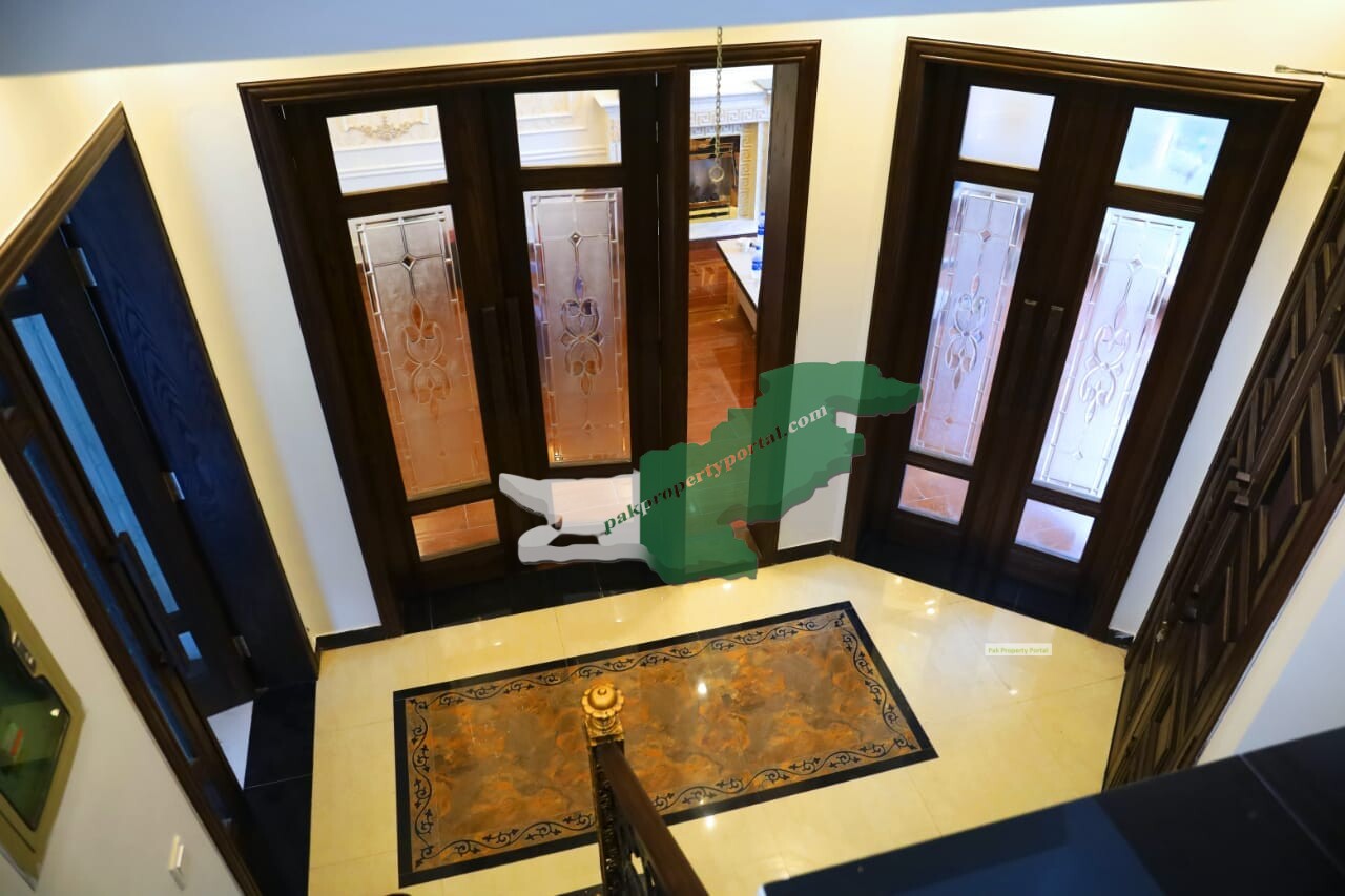 10 Marla Bungalow for Sale in DHA, Lahore