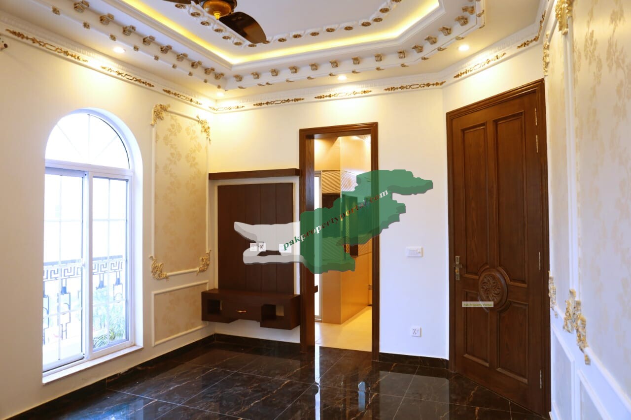 10 Marla Bungalow for Sale in DHA, Lahore