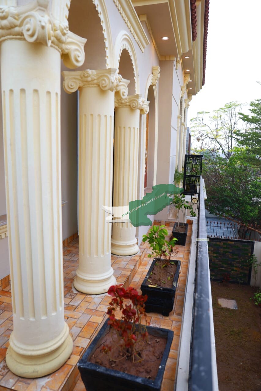 10 Marla Bungalow for Sale in DHA, Lahore