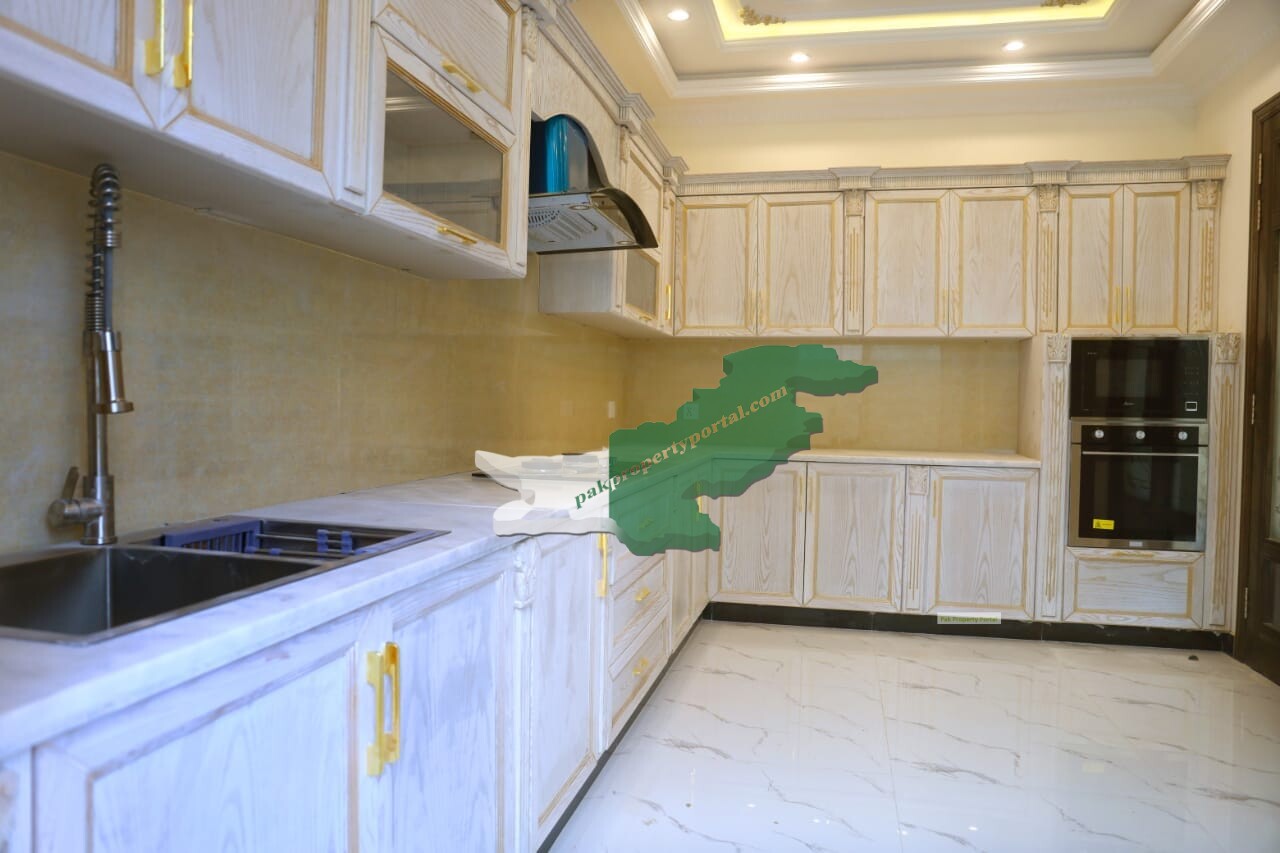 10 Marla Bungalow for Sale in DHA, Lahore