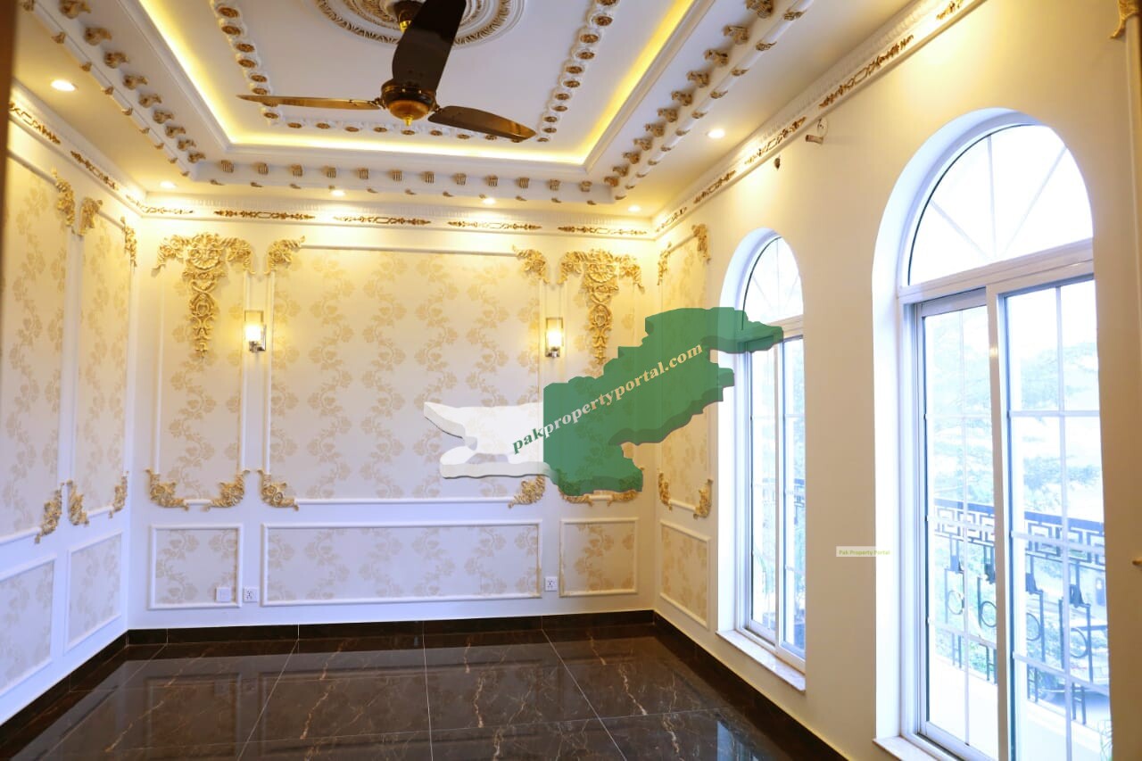 10 Marla Bungalow for Sale in DHA, Lahore