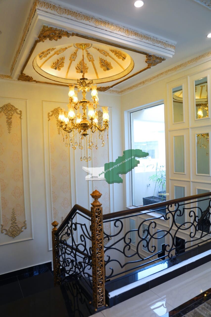 10 Marla Bungalow for Sale in DHA, Lahore