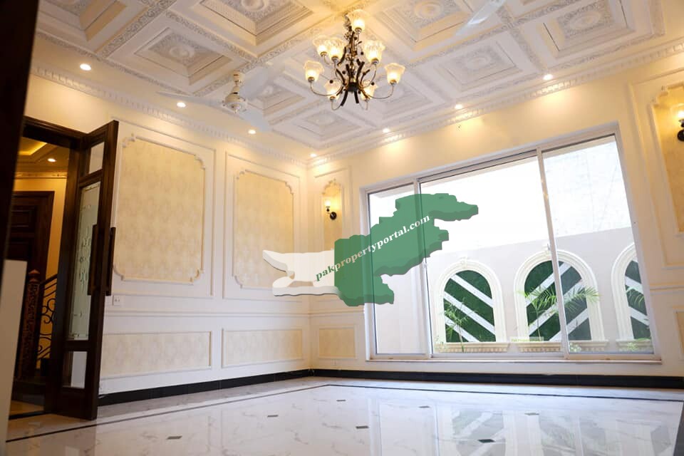 10 Marla Bungalow for Sale in DHA, Lahore