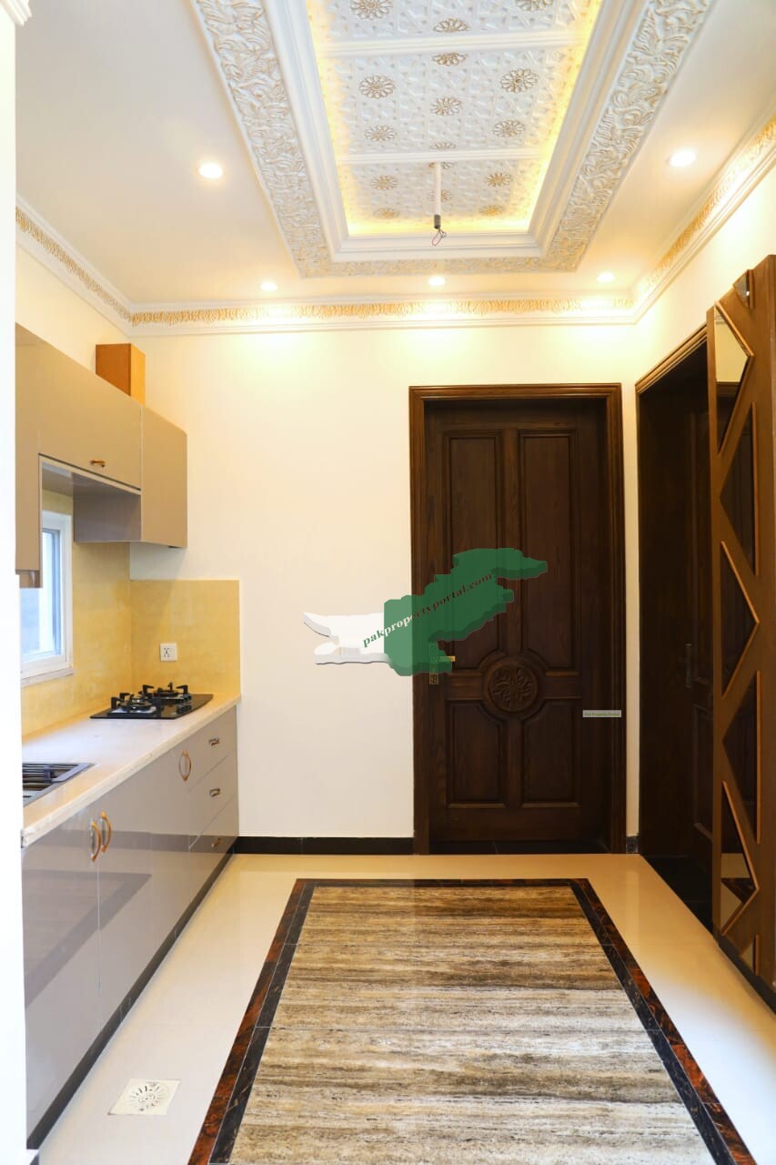 10 Marla Bungalow for Sale in DHA, Lahore