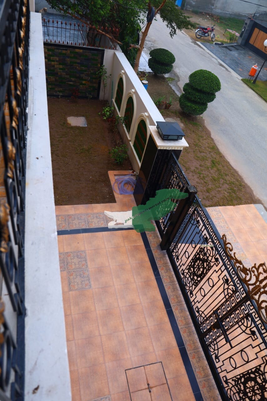 10 Marla Bungalow for Sale in DHA, Lahore