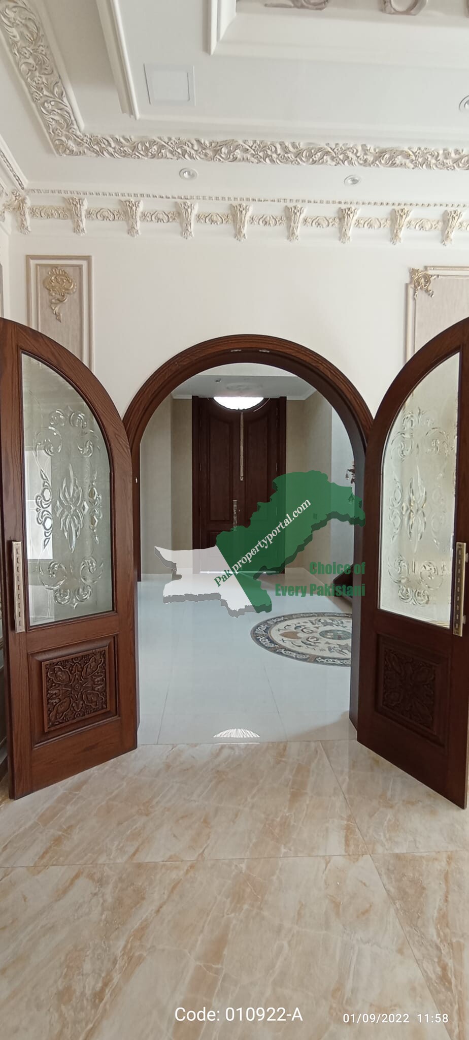 1 Kanal Bright & Spacious Turkish Bungalow For Sale in Phase 6 DHA Lahore