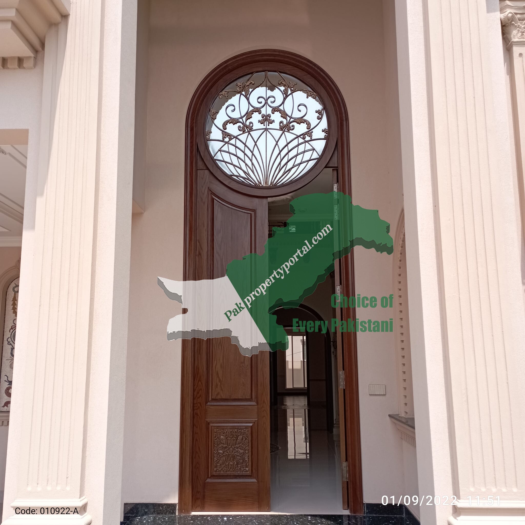 1 Kanal Bright & Spacious Turkish Bungalow For Sale in Phase 6 DHA Lahore