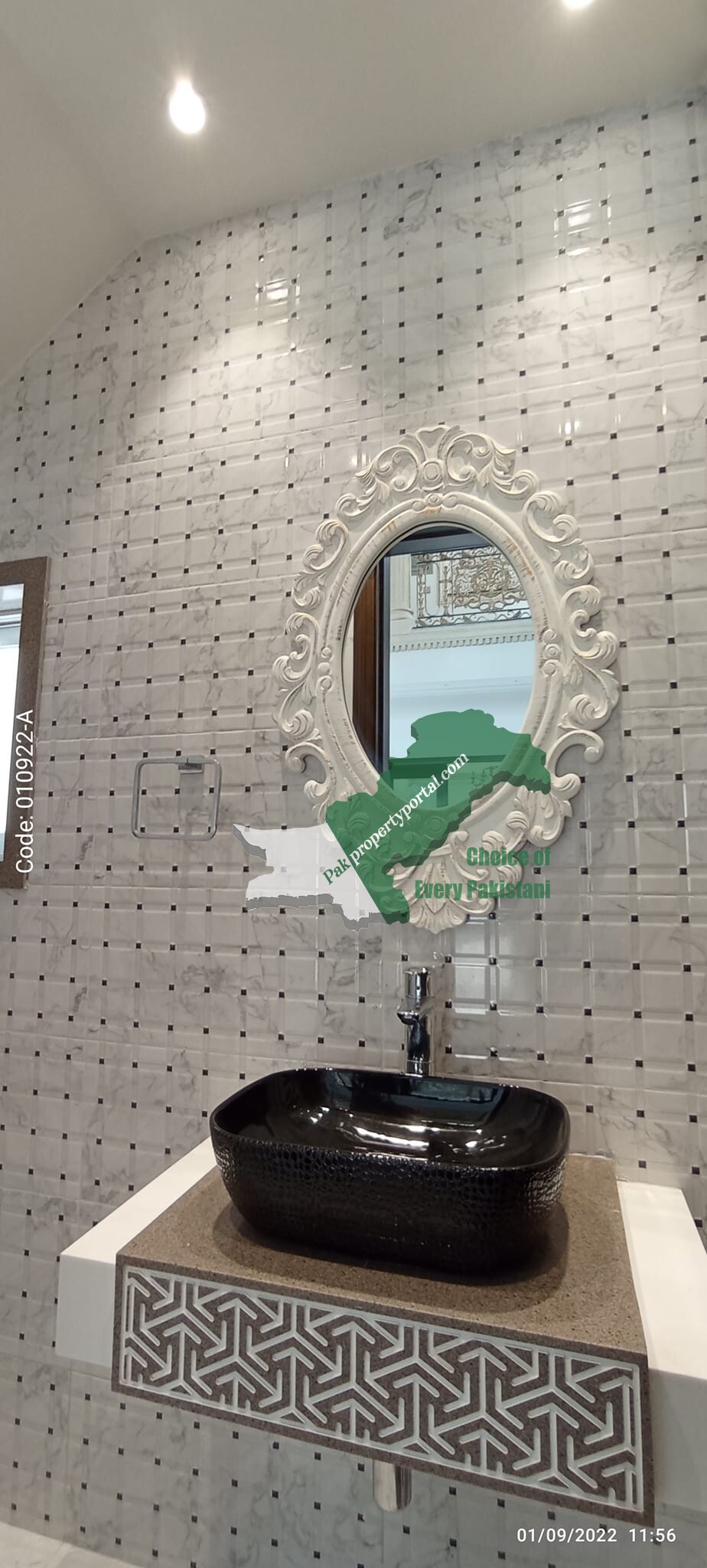 1 Kanal Bright & Spacious Turkish Bungalow For Sale in Phase 6 DHA Lahore