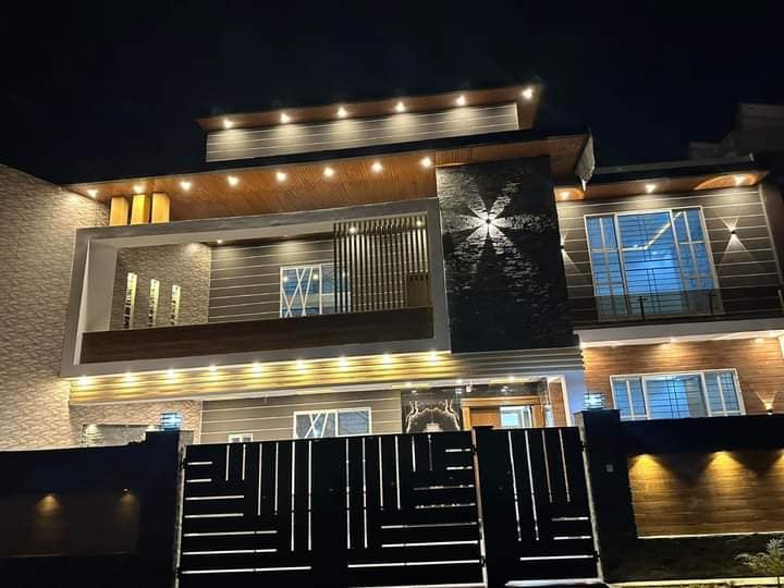 10 Marla modern house for sale in Wapda town phase 2 Multan