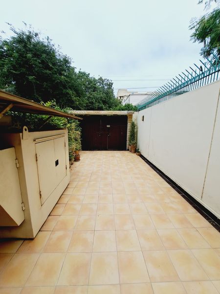 1000 Yards Portion Available For Rent in DHA Phase 8 Lahore