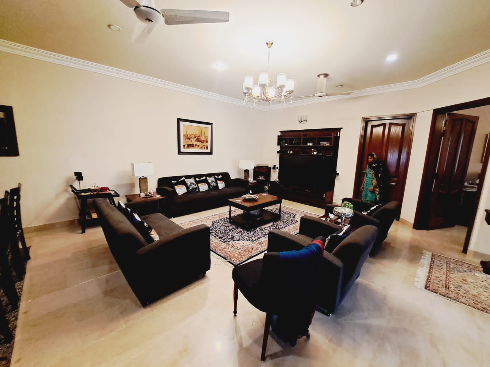 1000 Yards Portion Available For Rent in DHA Phase 8 Lahore