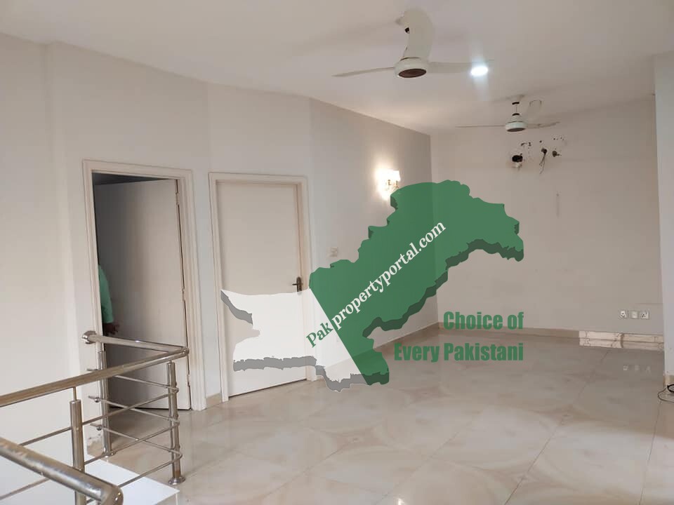 6 Marla upper portion for rent in Dream Gardens Lahore