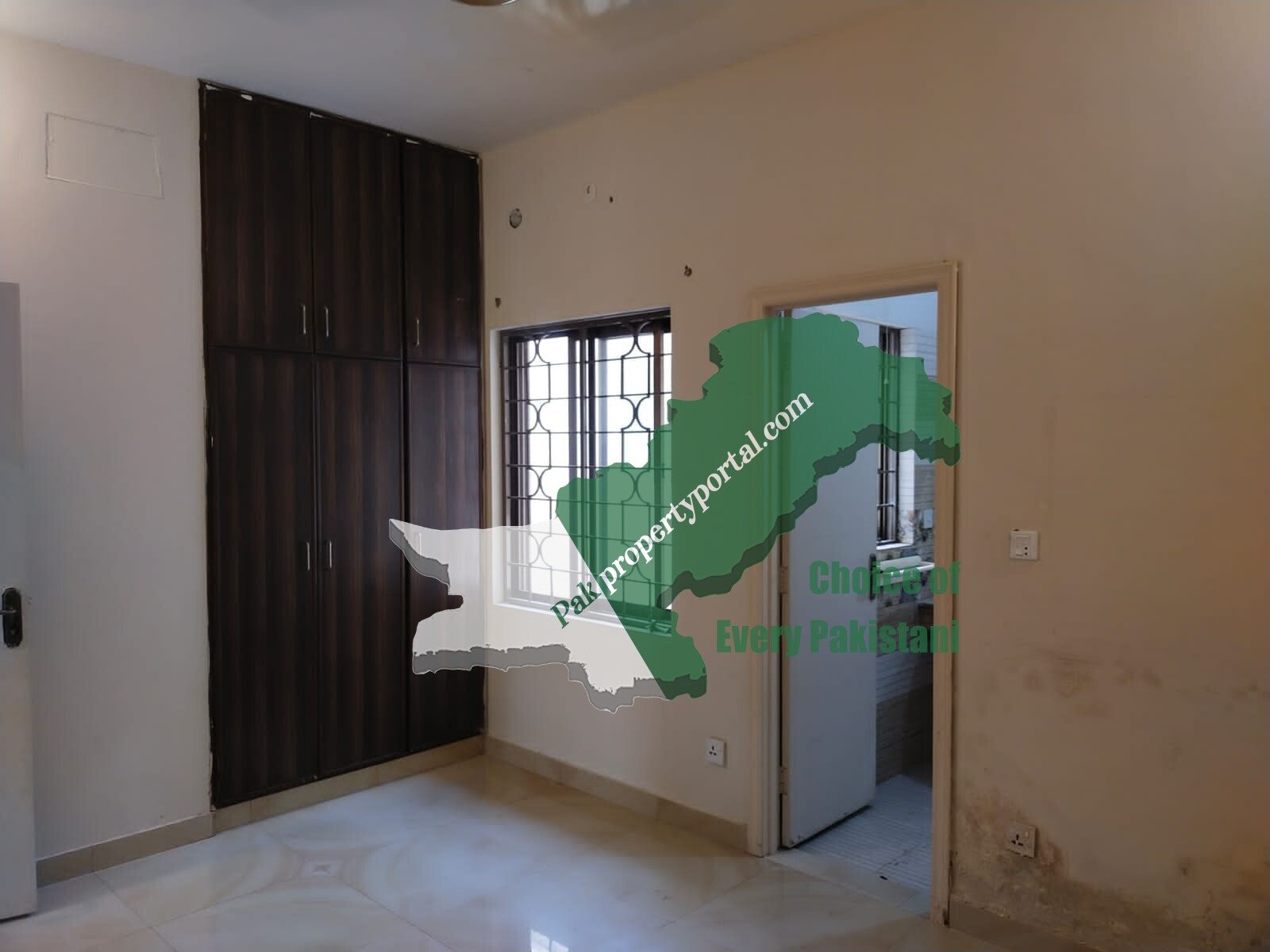 6 Marla upper portion for rent in Dream Gardens Lahore