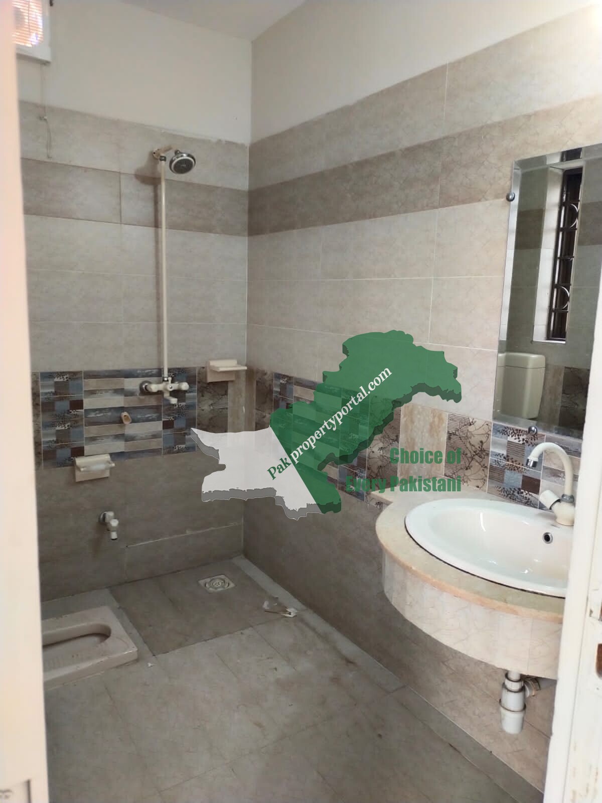 6 Marla upper portion for rent in Dream Gardens Lahore