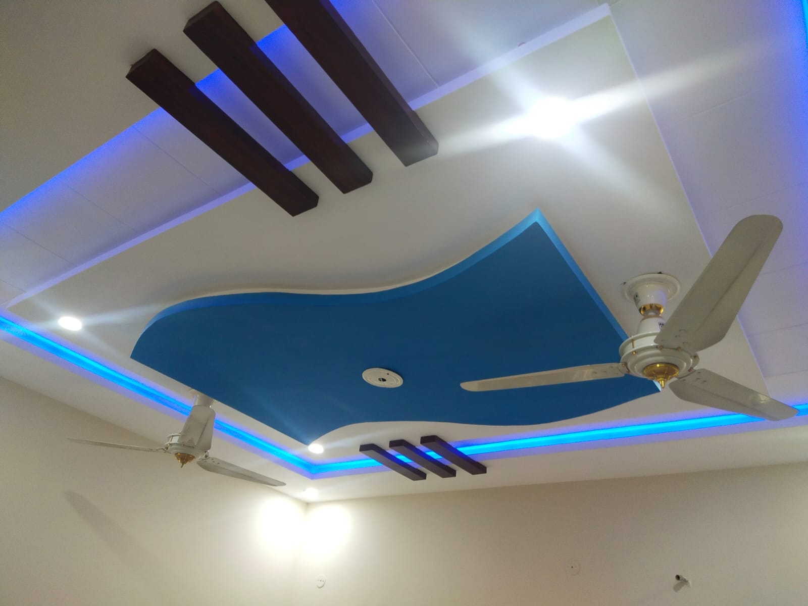 10 marla brand new house available for Rent in dream gardens lahore