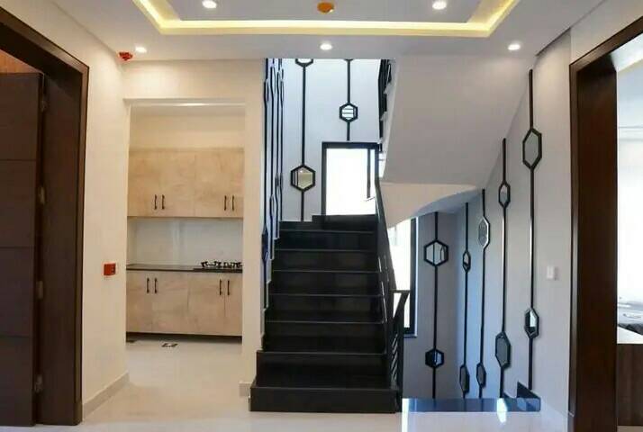 5 Marla luxurious villa for sale in DHA Lahore