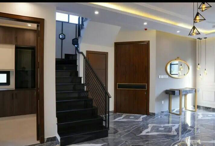5 Marla luxurious villa for sale in DHA Lahore