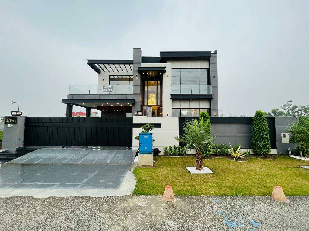 1 Kanal brand new villa for sale in DHA Lahore