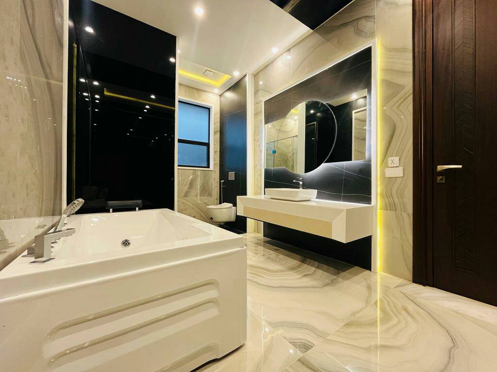 1 Kanal brand new villa for sale in DHA Lahore