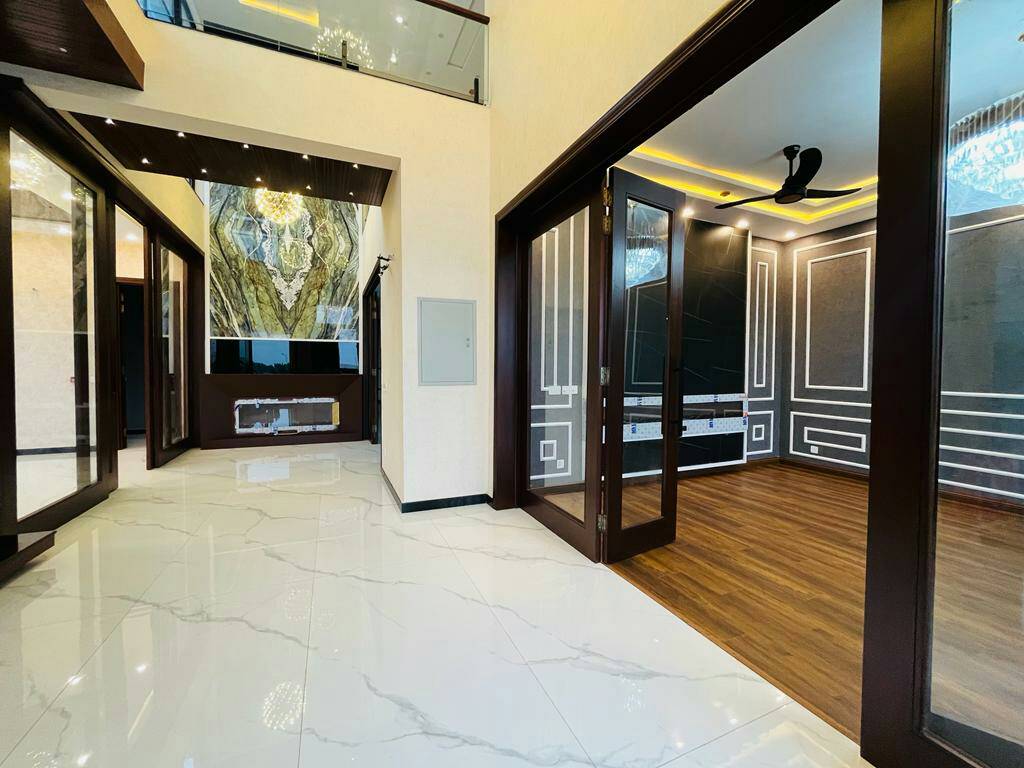 1 Kanal brand new villa for sale in DHA Lahore