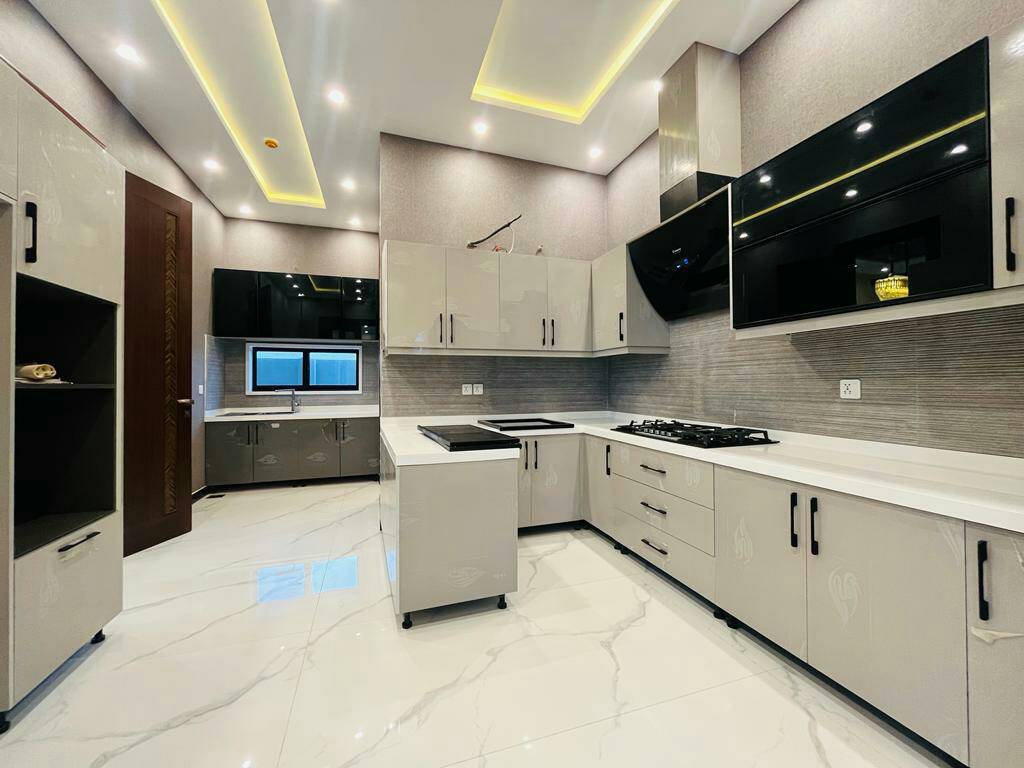 1 Kanal brand new villa for sale in DHA Lahore