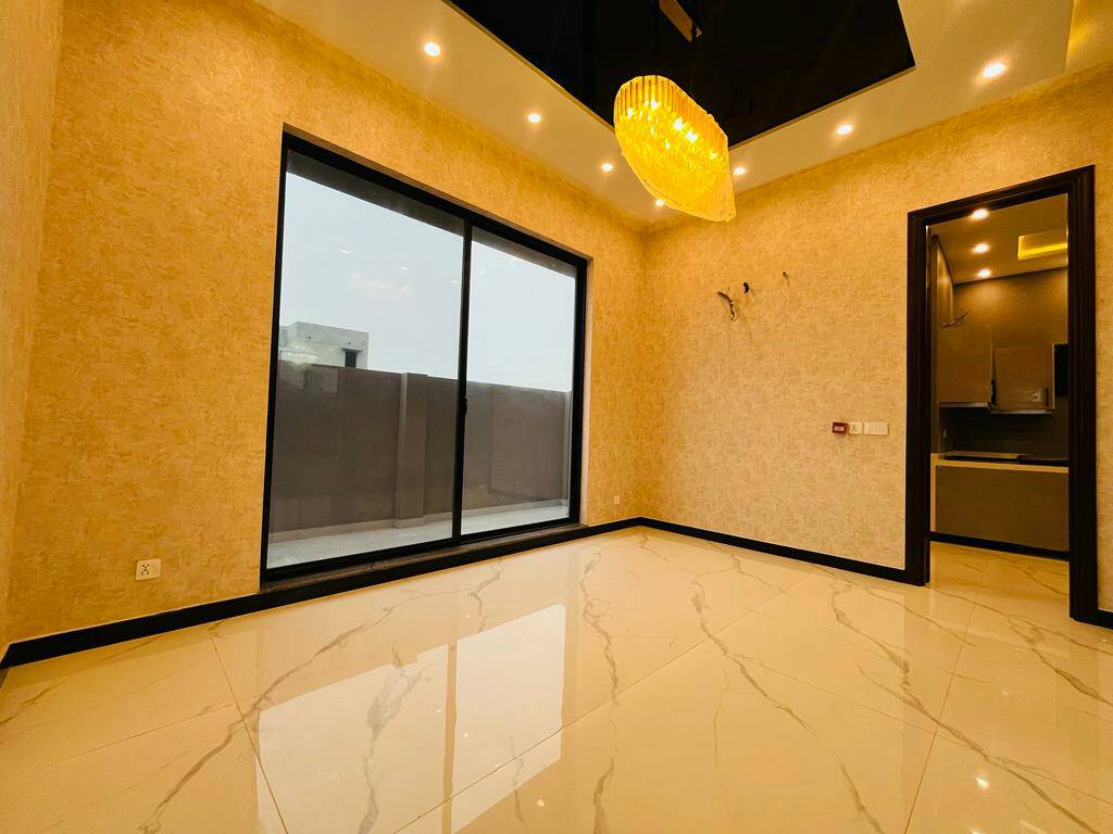 1 Kanal brand new villa for sale in DHA Lahore