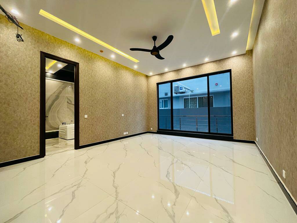 1 Kanal brand new villa for sale in DHA Lahore