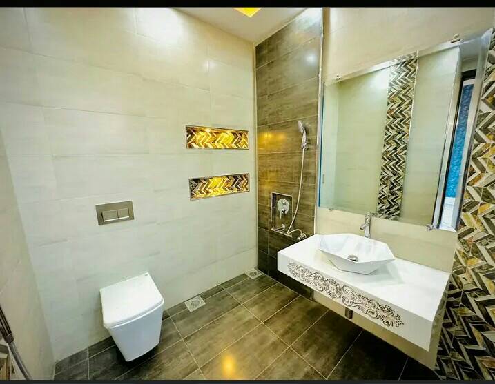 10 Marla luxurious villa for sale in DHA Lahore