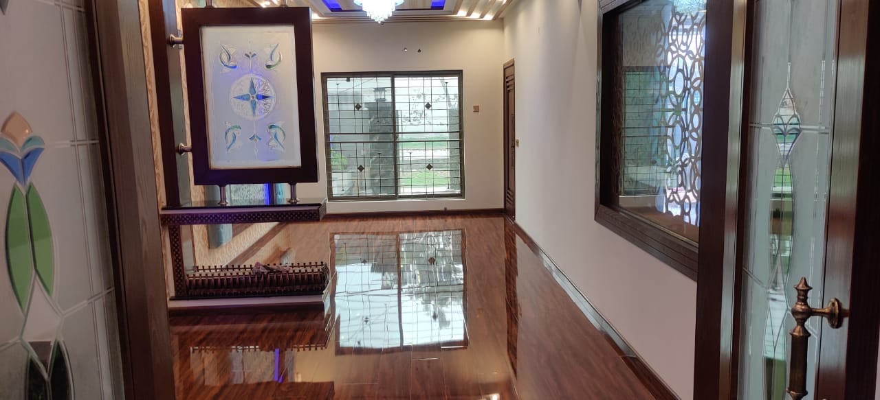 10 marla brand new house for sale in Johar Town