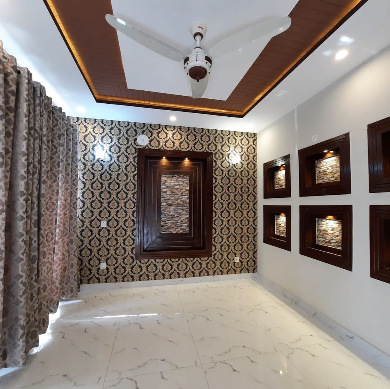 10 Marla House For Sale in Tariq Gardens Lahore