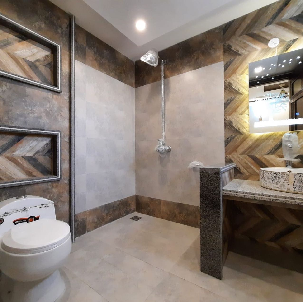 10 Marla House For Sale in Tariq Gardens Lahore