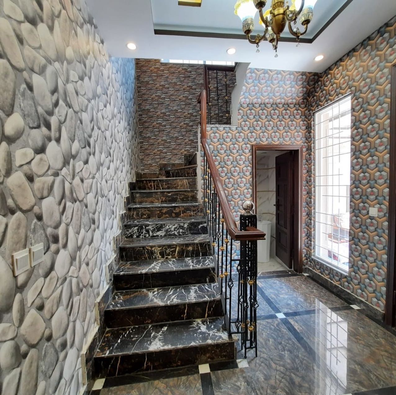 10 Marla House For Sale in Tariq Gardens Lahore