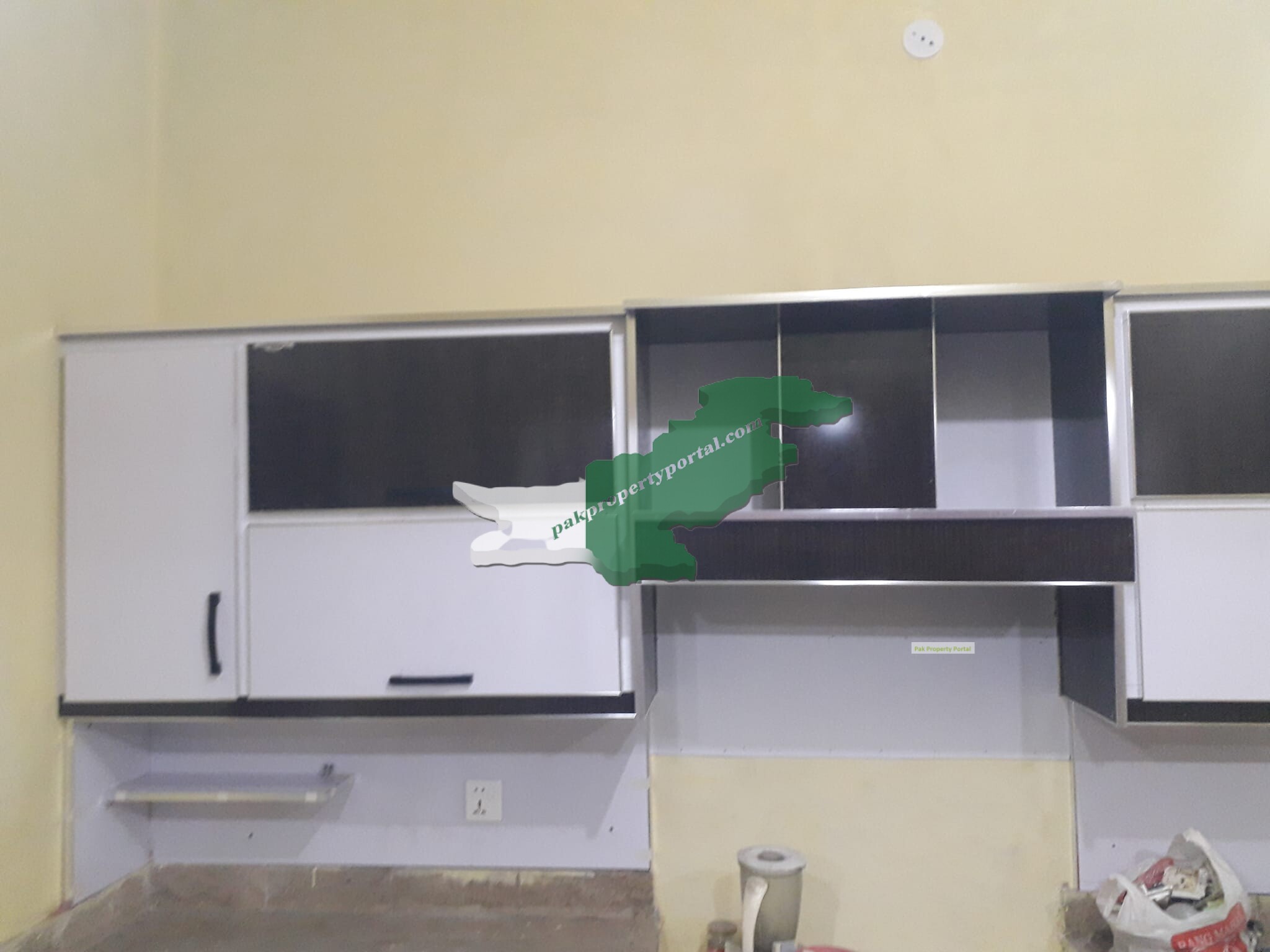 7.5 marla lower portion for girvi  in H block Sabza zar Lahore