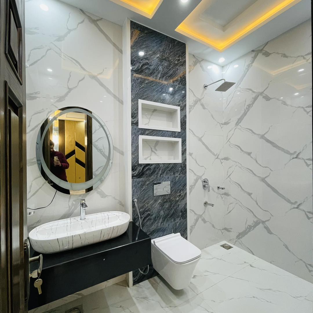 10 Marla Most Beautiful House For Sale in Bahria Town Lahore