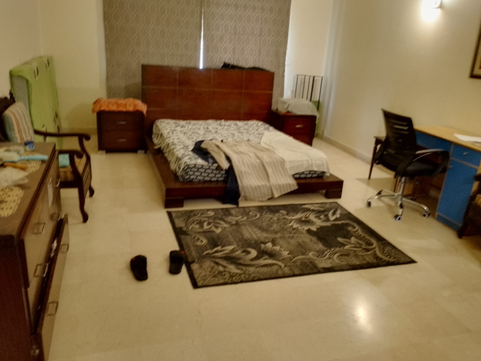 660 yards Bangalow for Sale in Clifton block 2 Karachi