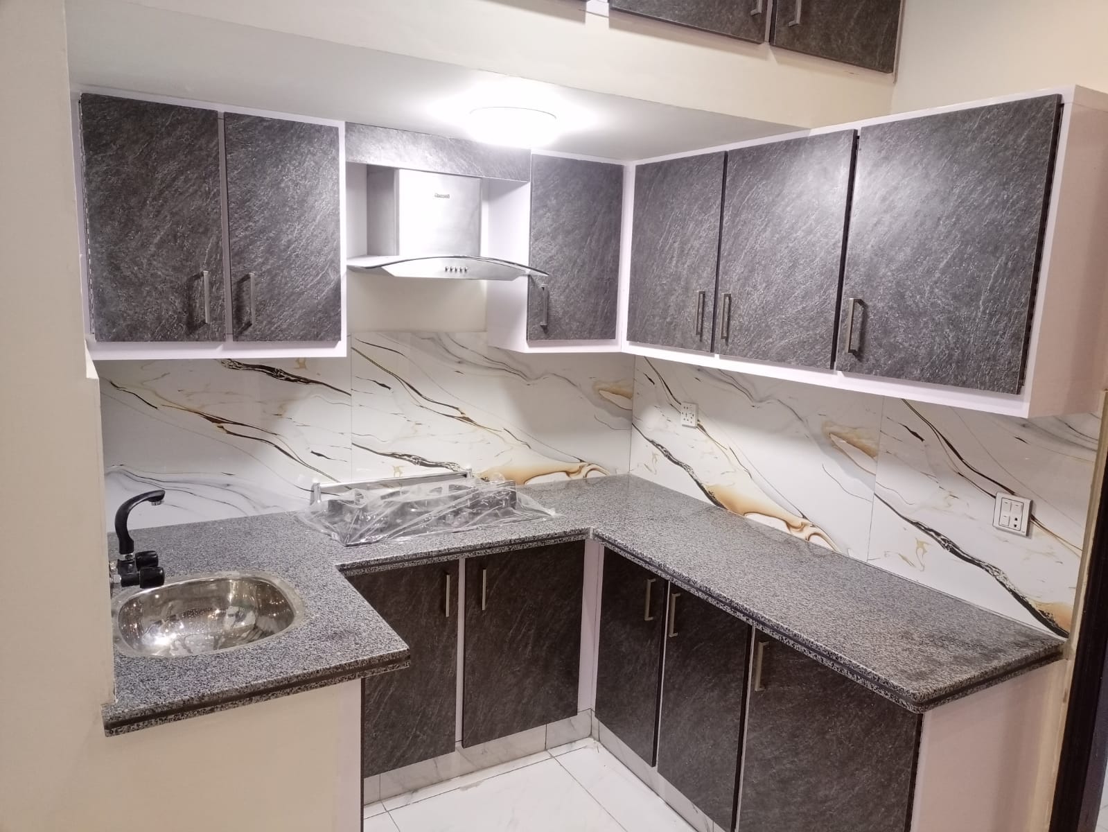 950 sqft flat for sale in DHA phase 6 Karachi