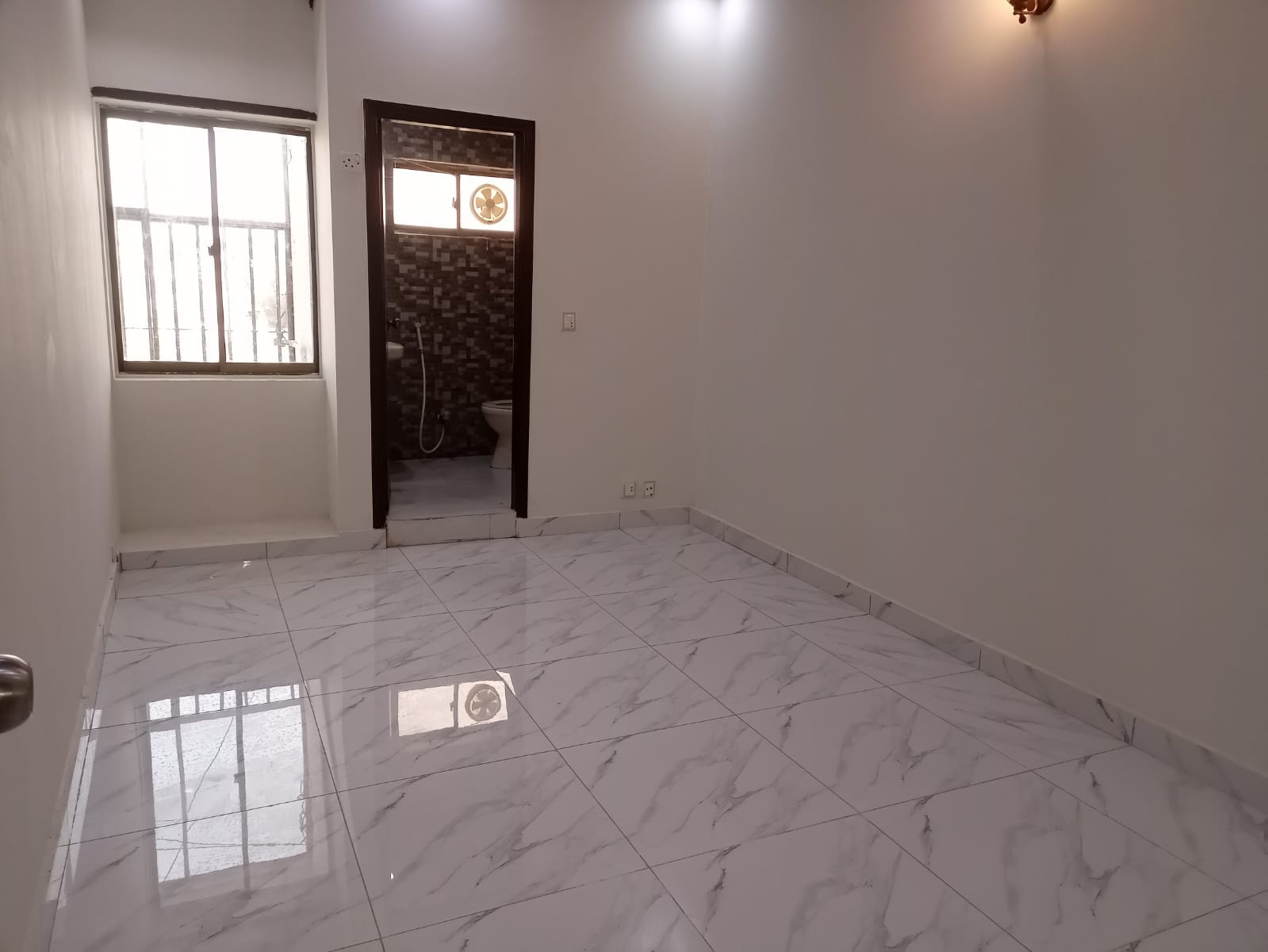 950 sqft flat for sale in DHA phase 6 Karachi