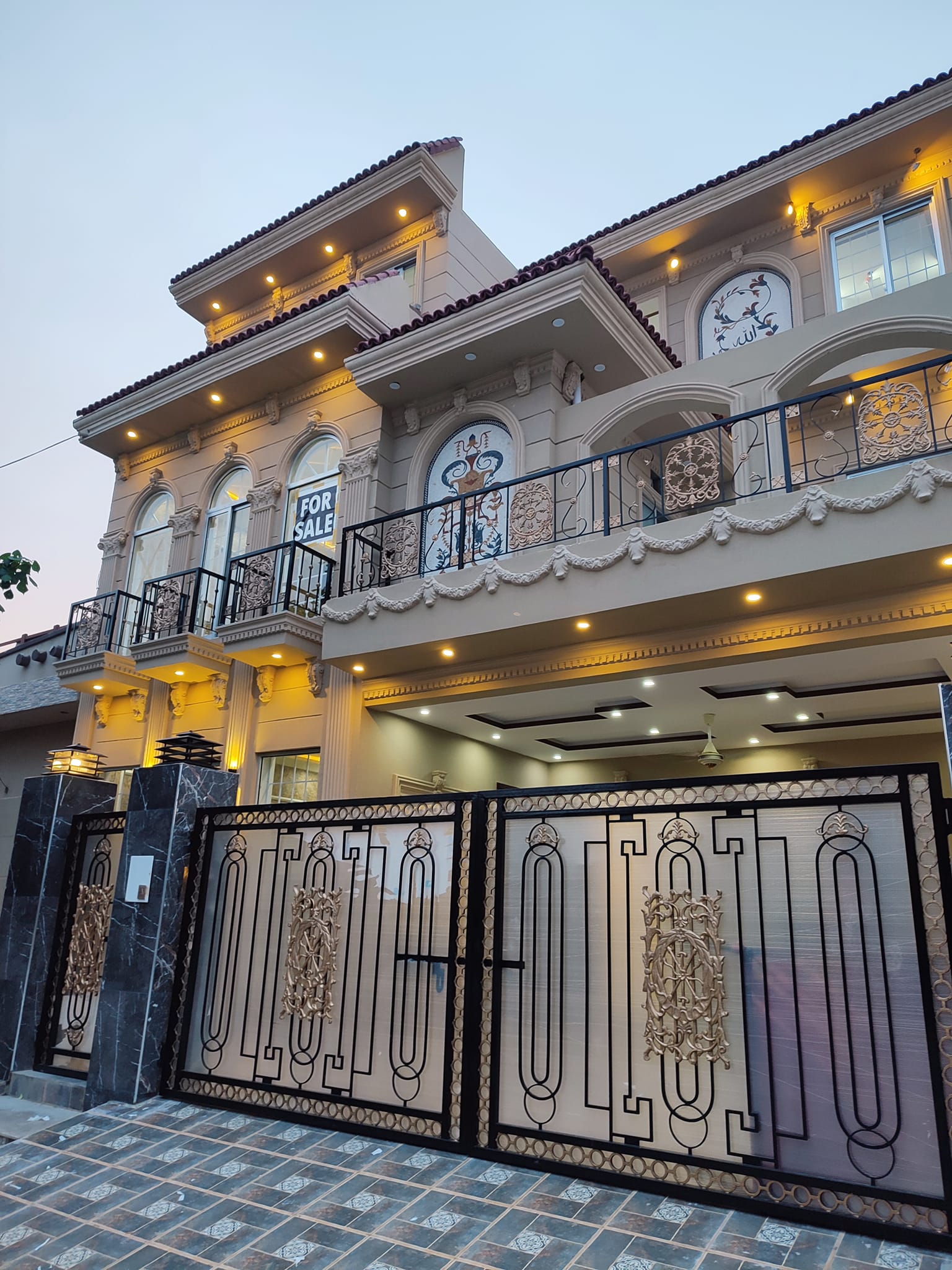 10 Marla Brand new house for sale in Punjab Society phase 2 near college rod near wapda town Lahore