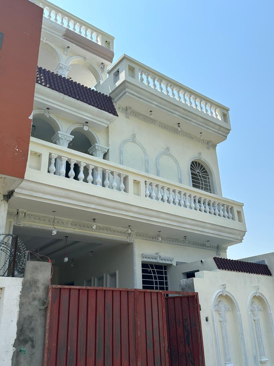 4 Marla Spanish House For Sale  New Model Town Gujrat