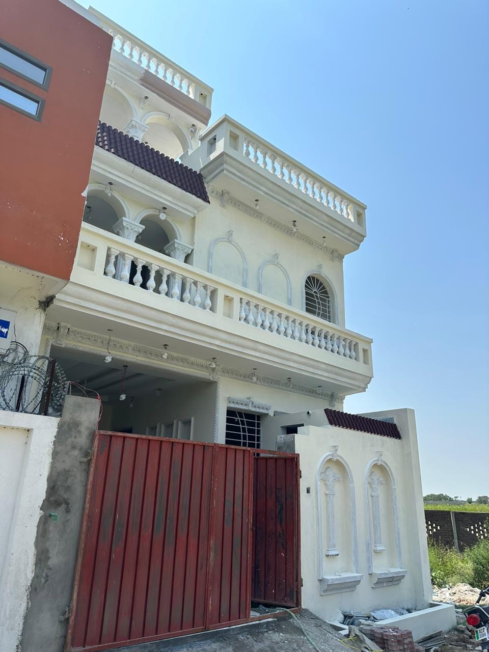 4 Marla Spanish House For Sale  New Model Town Gujrat