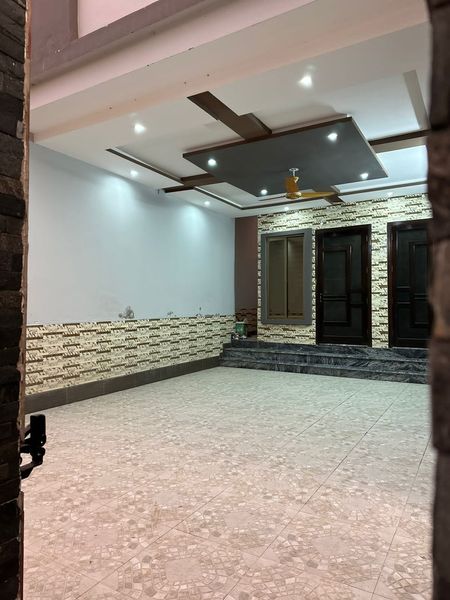 Luxury 10 Marla House For Sale in  Shadman Colony Gujrat