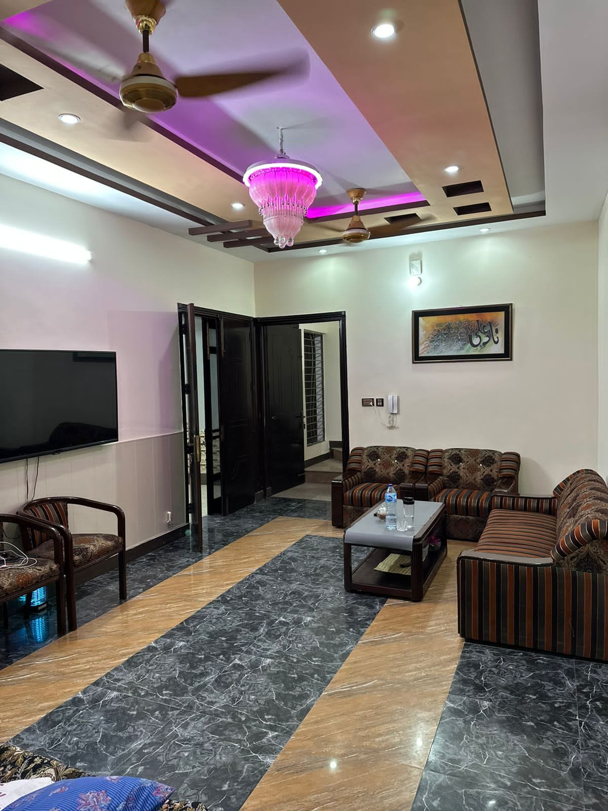 Luxury 10 Marla House For Sale in  Shadman Colony Gujrat