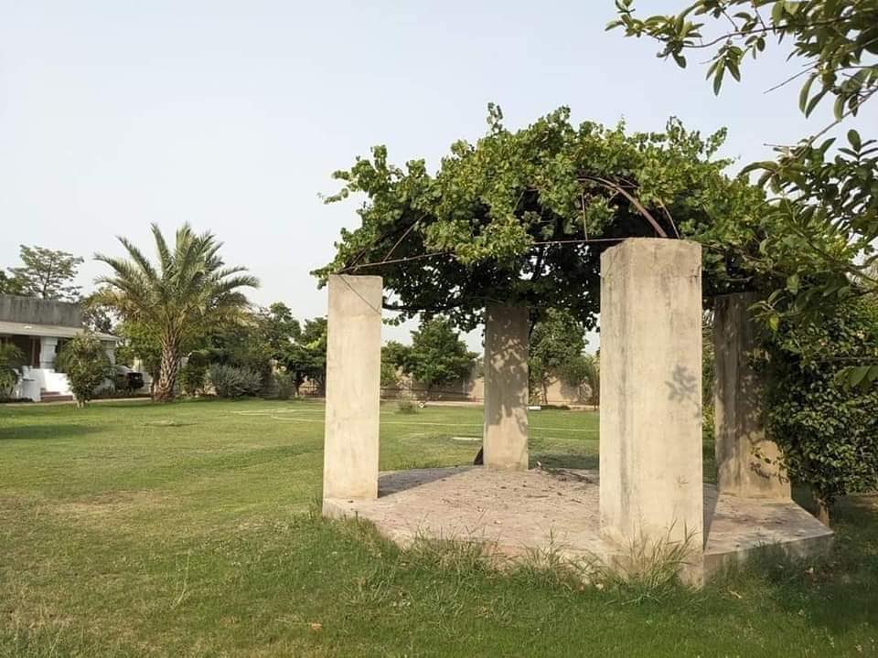 8 Kanal Build Farm House in Barki Road Lahore