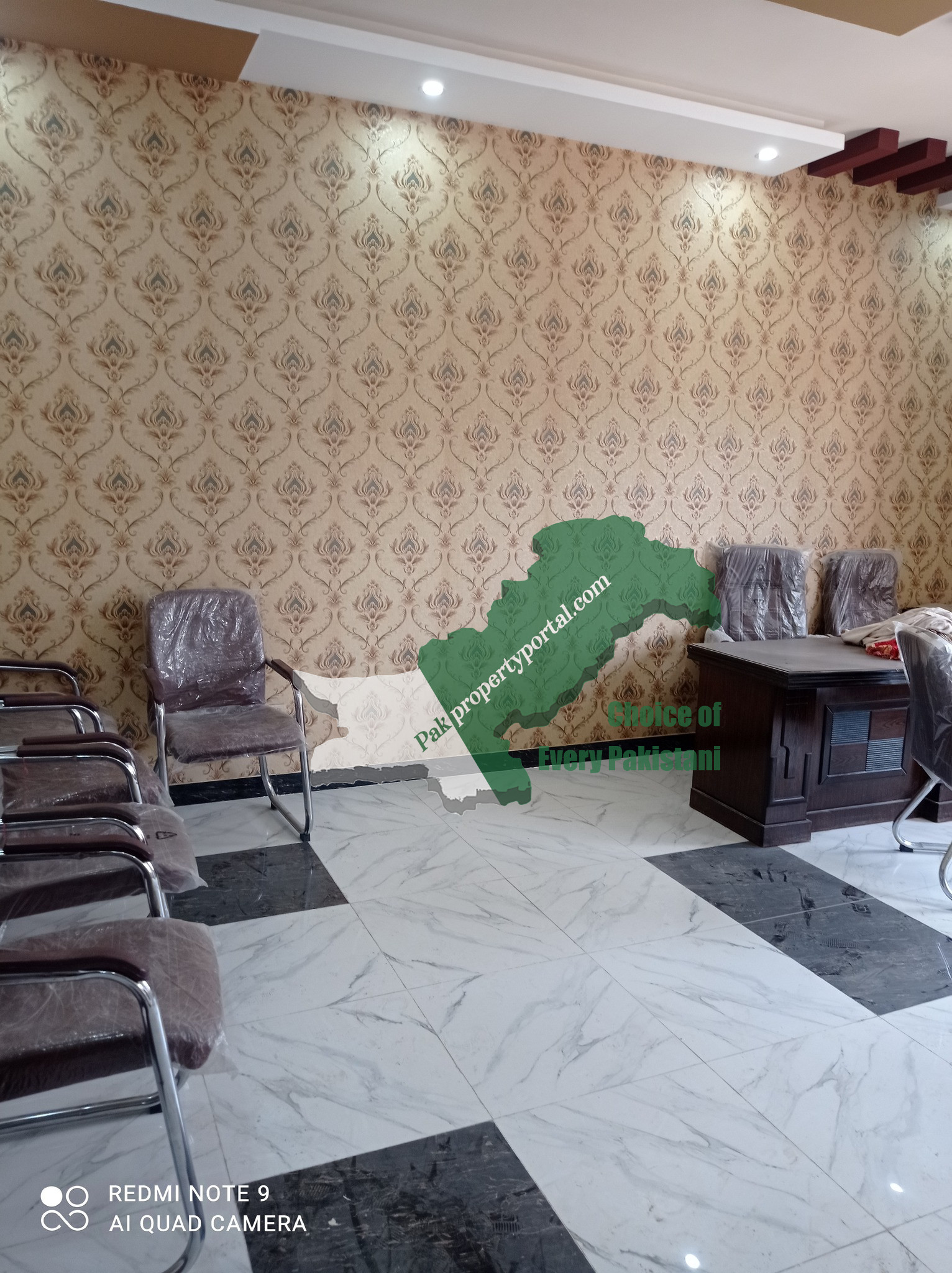 2700 sq ft  leased portion for sale at gulistane johar block 12 Karachi