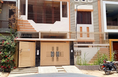 2700 sq ft  leased portion for sale at gulistane johar block 12 Karachi